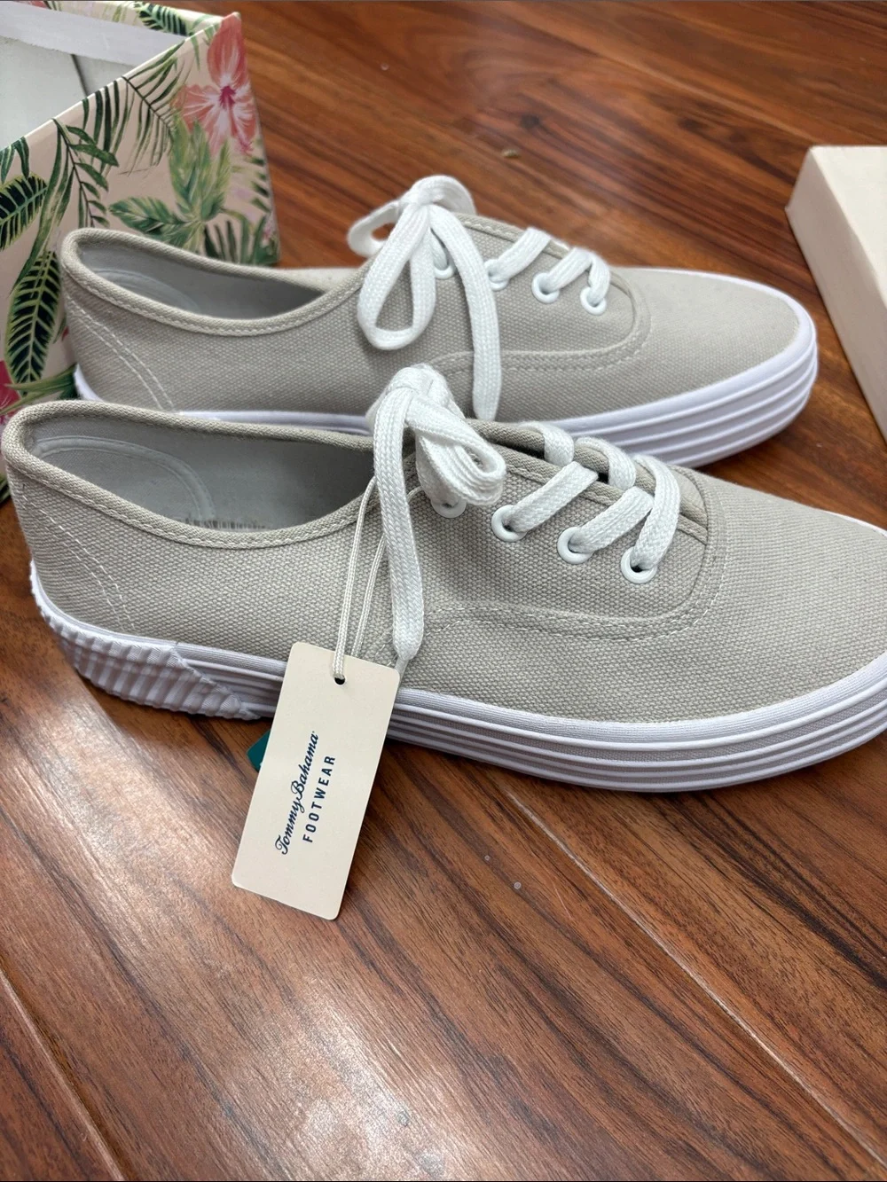 Tommy bahama shoes 9